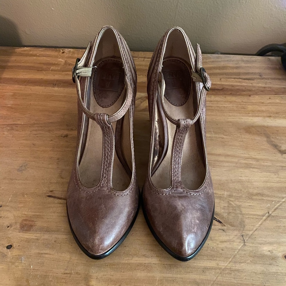 FRYE MARYJANES 7.5